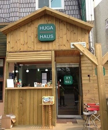 Huga Haus Hostel Seoul Bagian luar foto