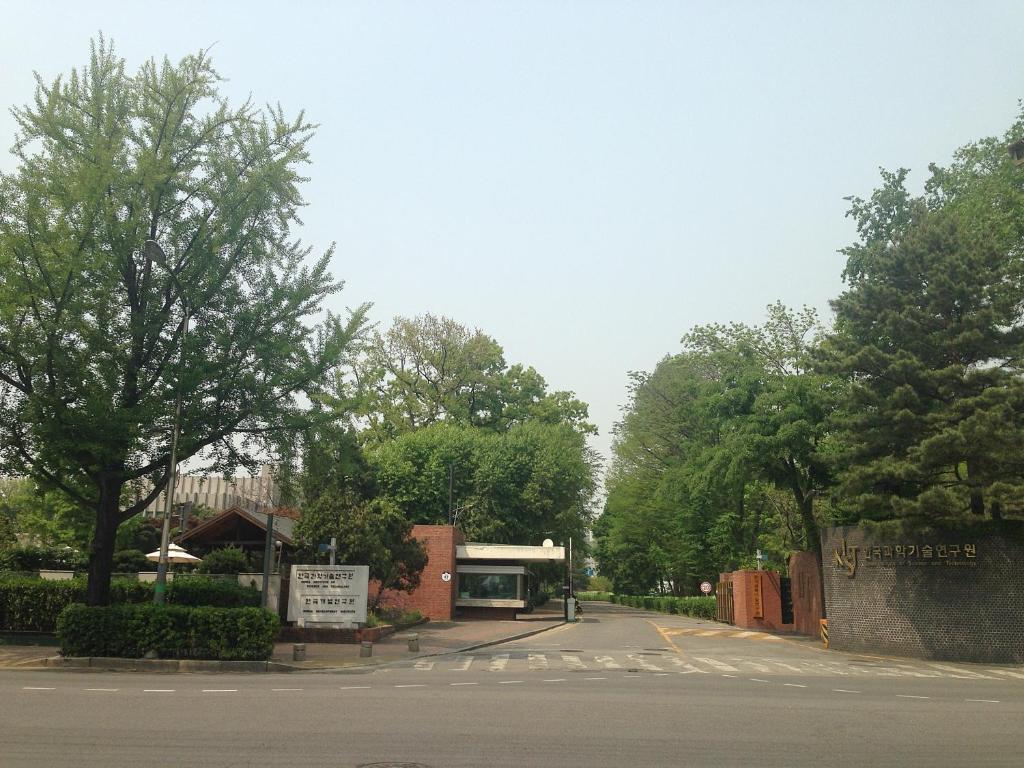 Huga Haus Hostel Seoul Bagian luar foto