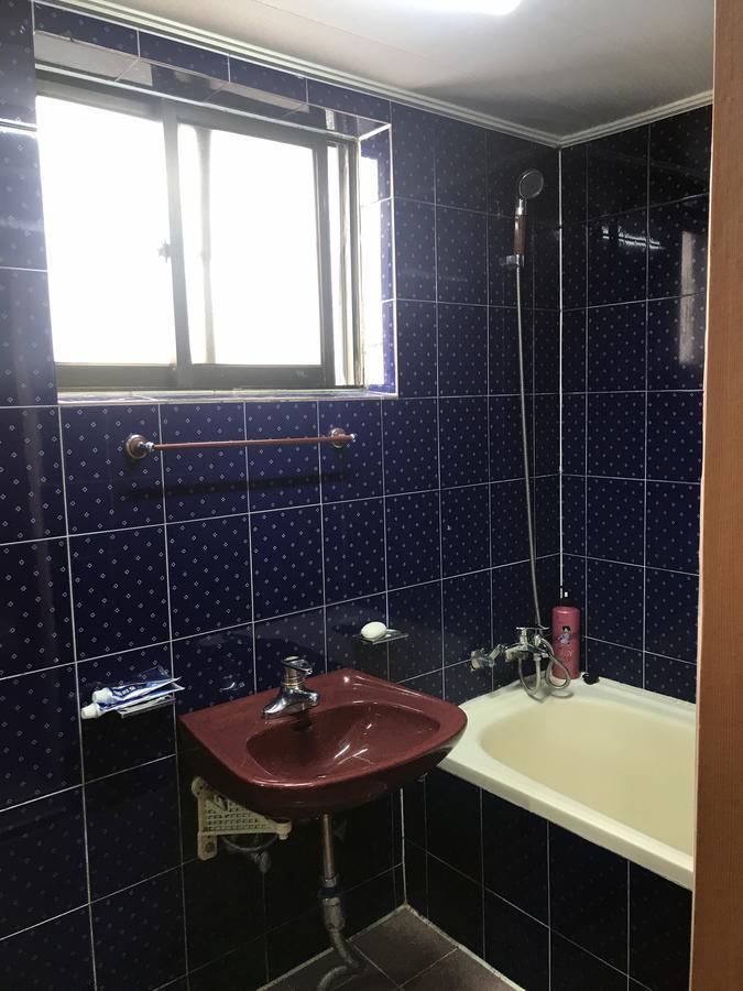 Huga Haus Hostel Seoul Bagian luar foto