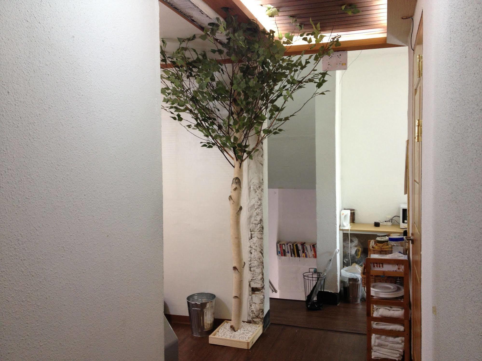 Huga Haus Hostel Seoul Bagian luar foto