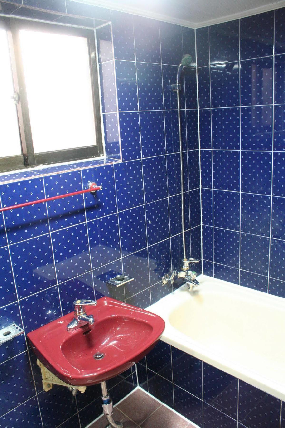 Huga Haus Hostel Seoul Bagian luar foto